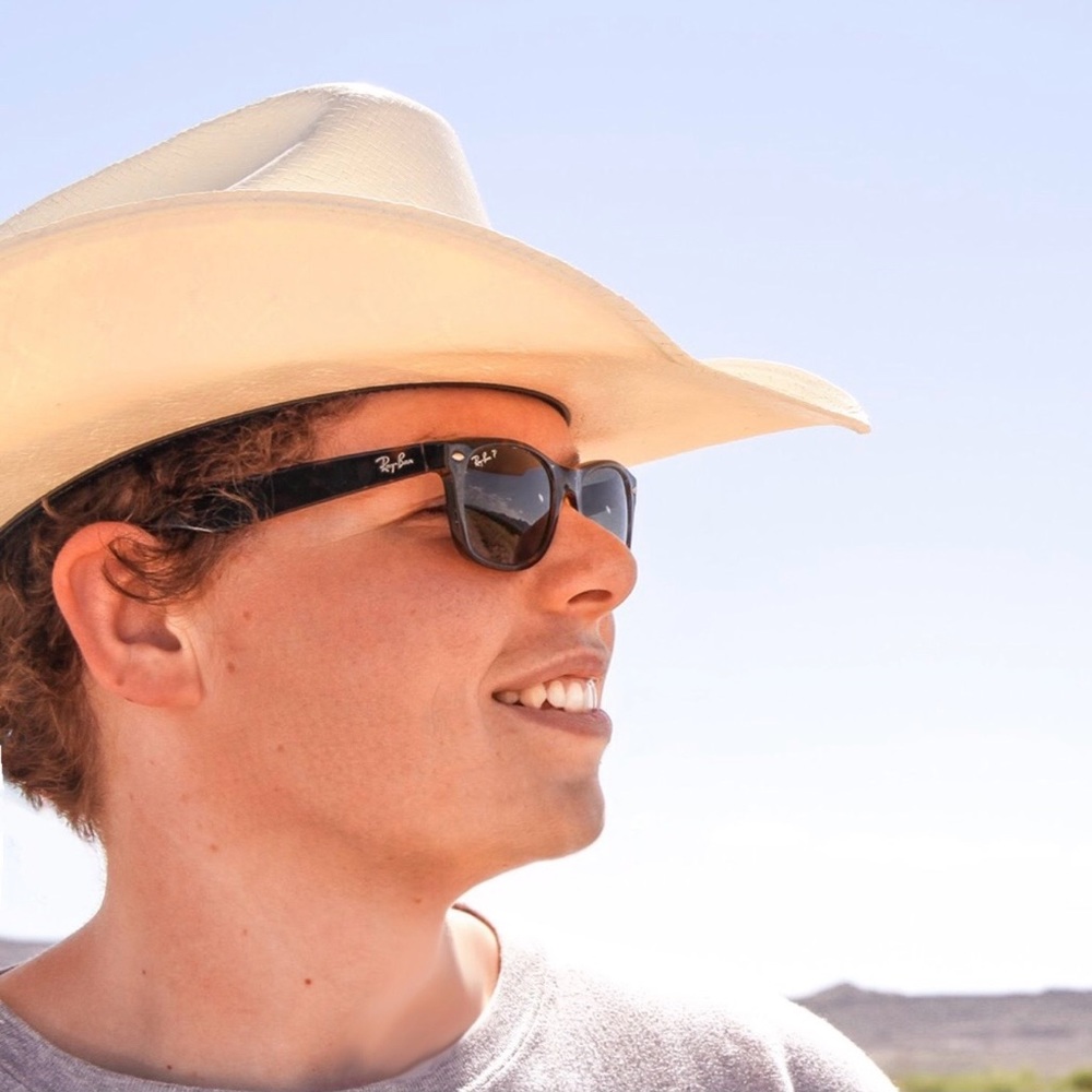 Meet your Posher, Howdy Lowry.